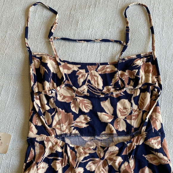 🌼 NWT Free People Floral Strappy back open back mini dress very flattering - Picture 17 of 17